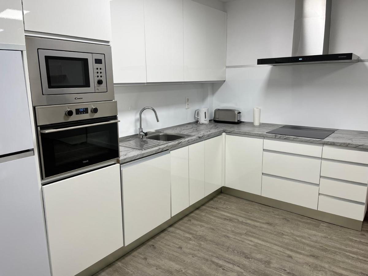 Apartamento En La Playa. Free Parking. Free Wifi L' Escala Esterno foto