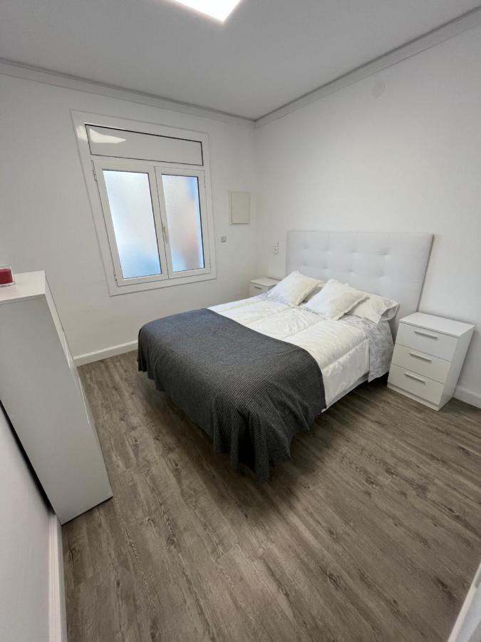 Apartamento En La Playa. Free Parking. Free Wifi L' Escala Esterno foto